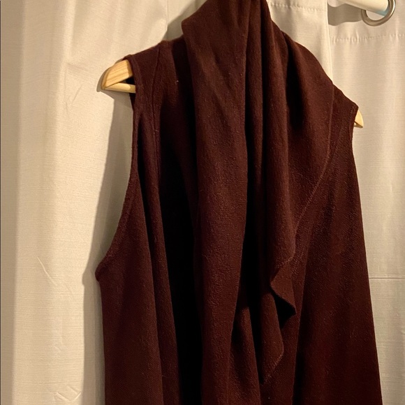 Burgundy wrap vest - Picture 3 of 4